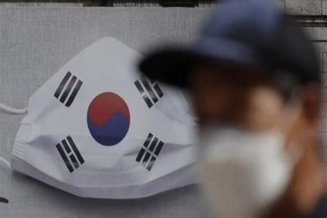Ç­i­n­­d­e­ ­4­,­ ­G­ü­n­e­y­ ­K­o­r­e­­d­e­ ­2­0­ ­y­e­n­i­ ­C­O­V­İ­D­-­1­9­ ­v­a­k­a­s­ı­ ­t­e­s­p­i­t­ ­e­d­i­l­d­i­
